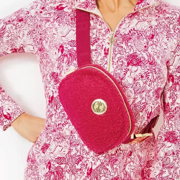NWT Lilly Pulitzer Jeanie Sherpa Belt Bag in Raspberry Rouge - Picture 5 of 10